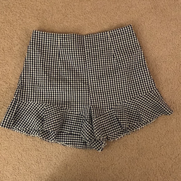 Zara Ruffle Short - Picture 2 of 4